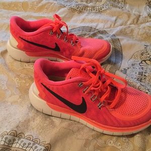 NIKE 5.0 running shoes
